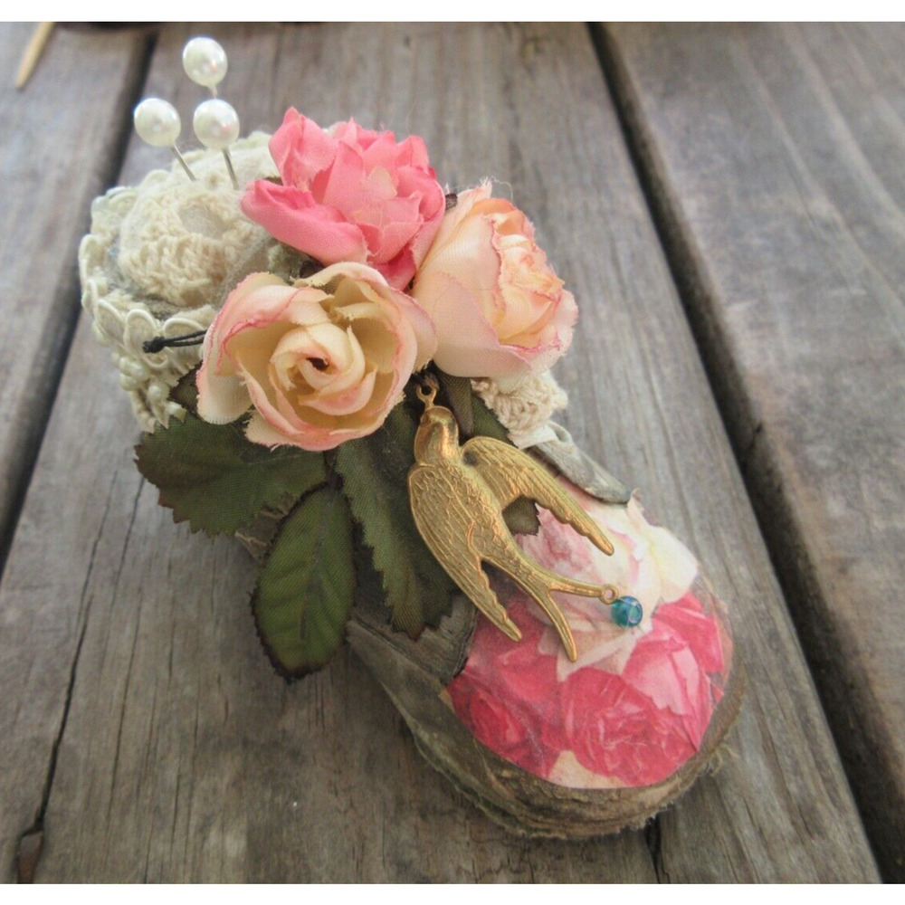 VTG Baby Shoe Pin Cushion Distressed Lace Roses Pearls Gold Bird Cottage Core